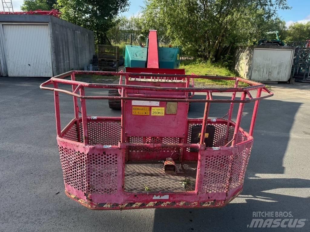 Aichi SR 182 Телескопічні підйомники