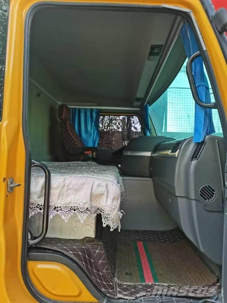 Sany 1000S автокрани