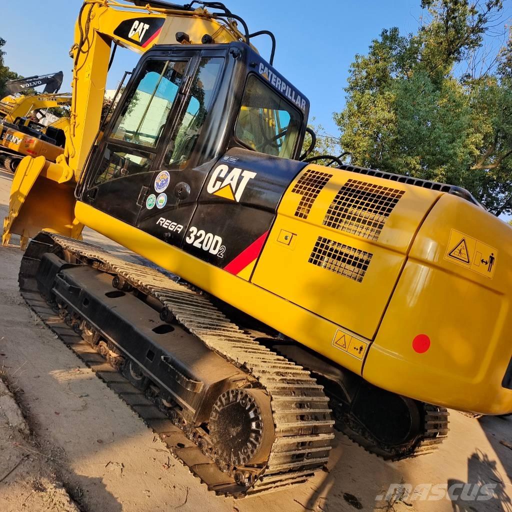 CAT 320 D2 Гусеничні екскаватори