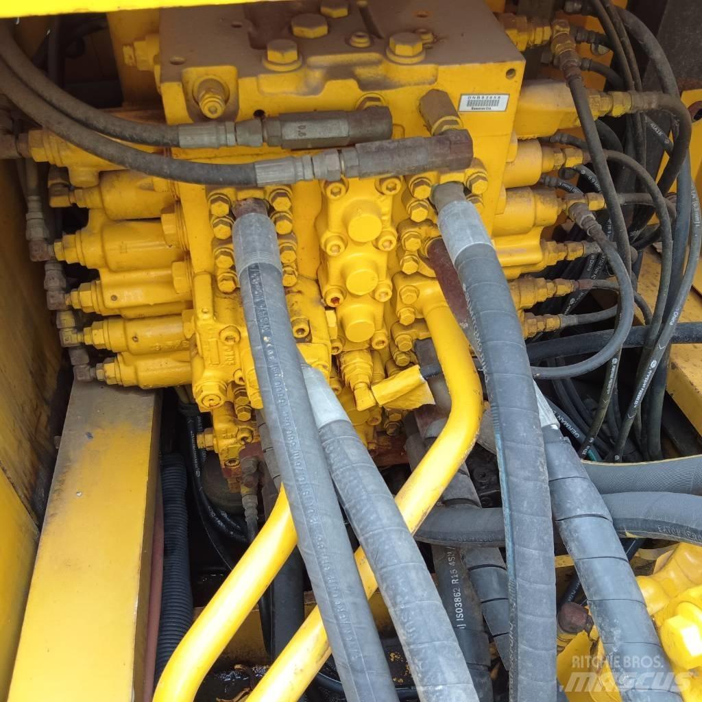 Komatsu PC 300-7 Гусеничні екскаватори