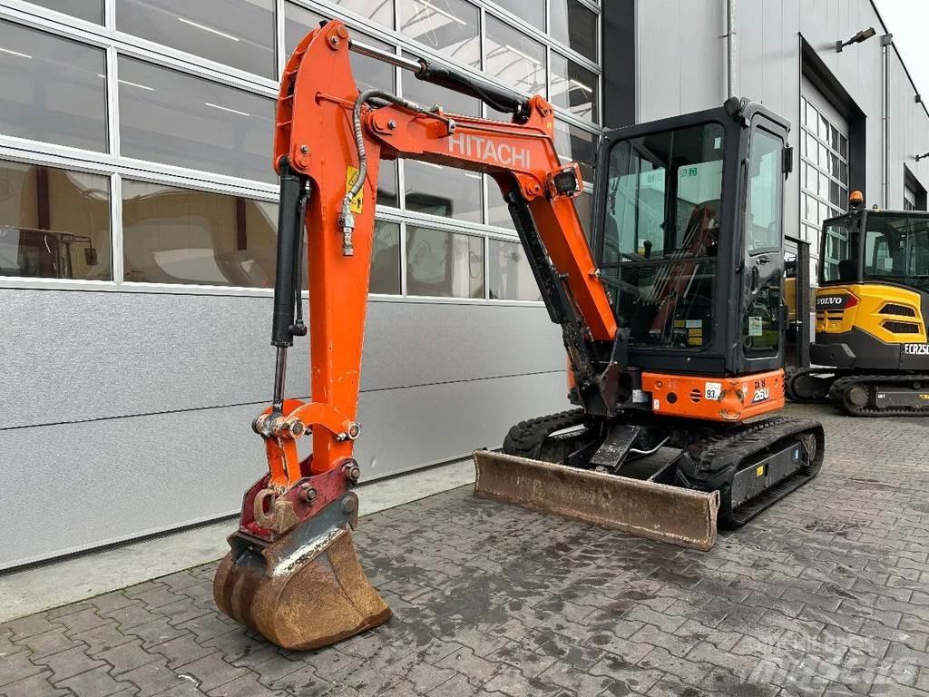 Hitachi ZX26U-6 CR Міні-екскаватори < 7т