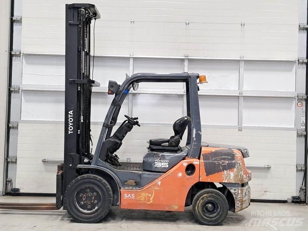 Toyota 02-8FDJF35 Дизельні навантажувачі