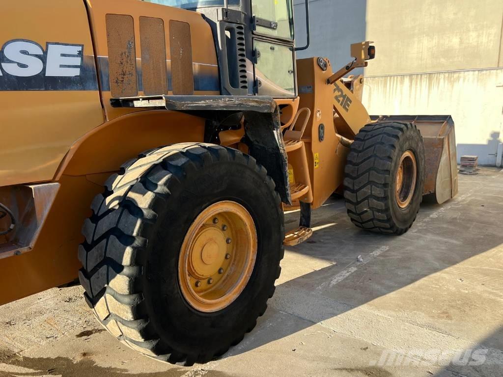 CASE 721E Фронтальні навантажувачі