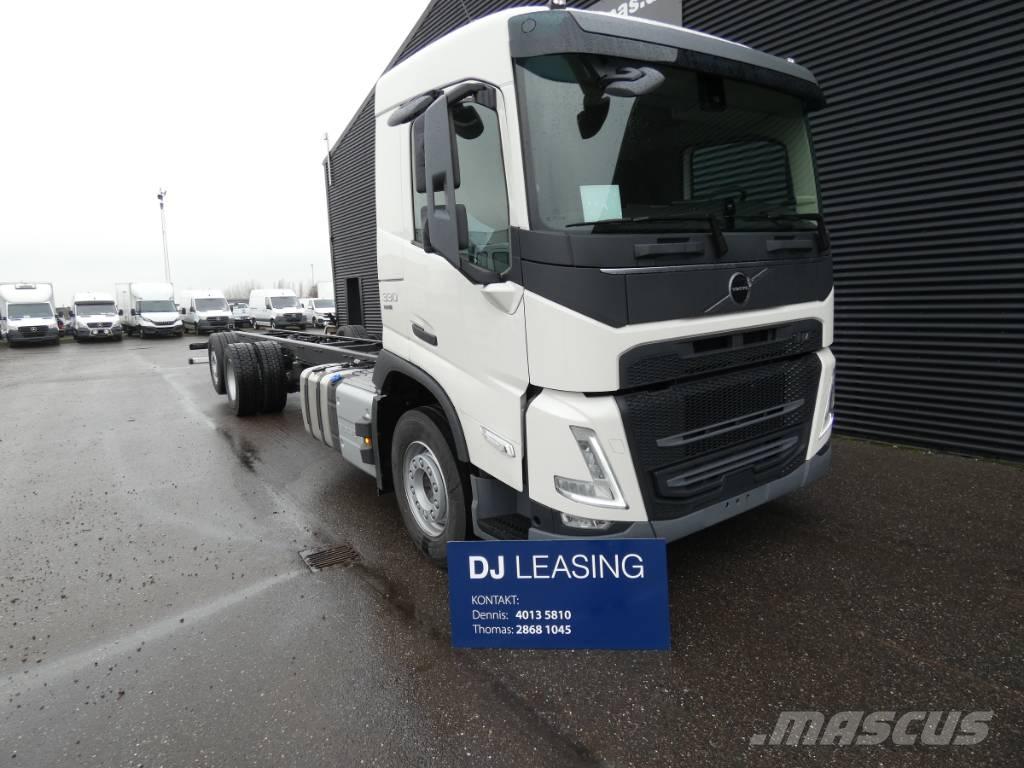 Volvo FM 330 Шасі з кабіною