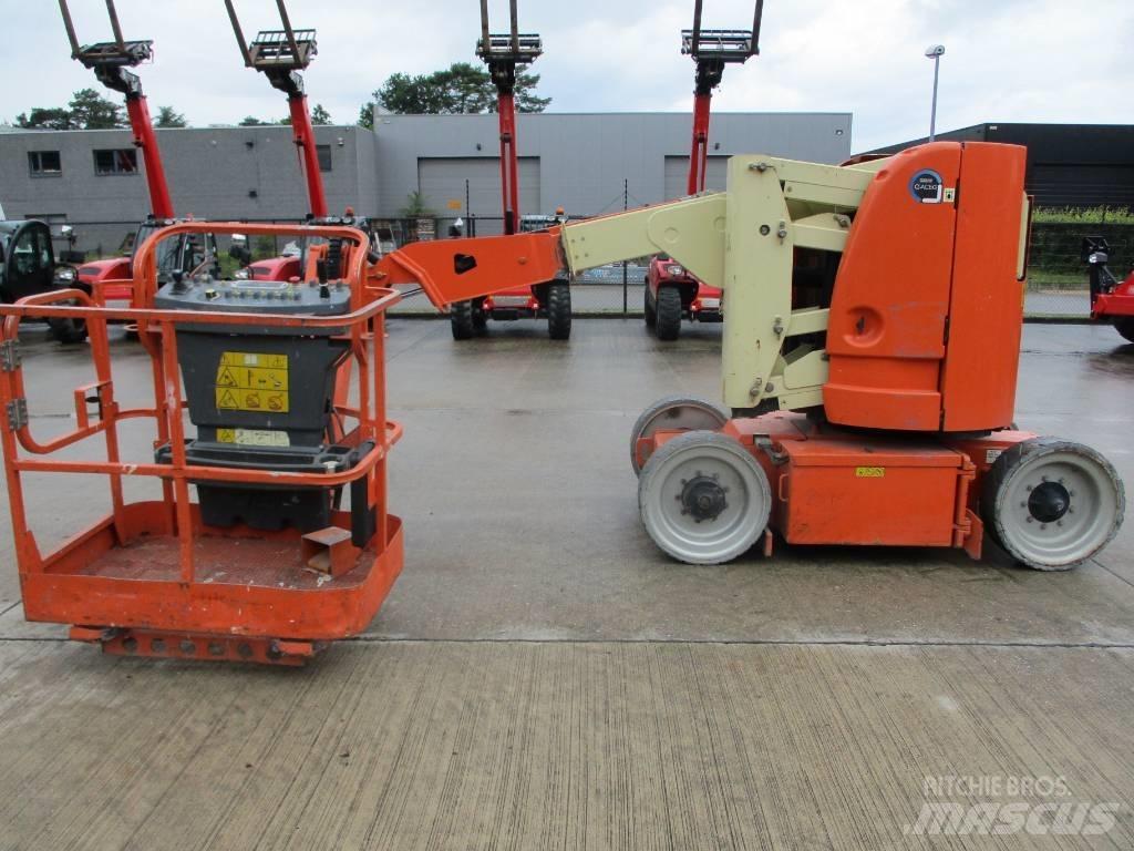JLG E 300 AJP (718) Компактні самохідні стрілові підйомники