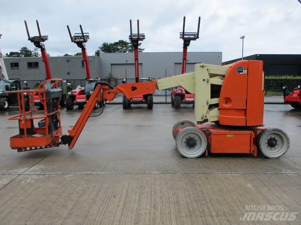 JLG E 300 AJP (718) Компактні самохідні стрілові підйомники