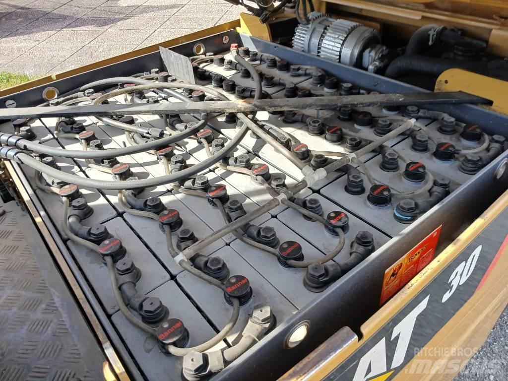 CAT EP 30 K PAC Електронавантажувачі