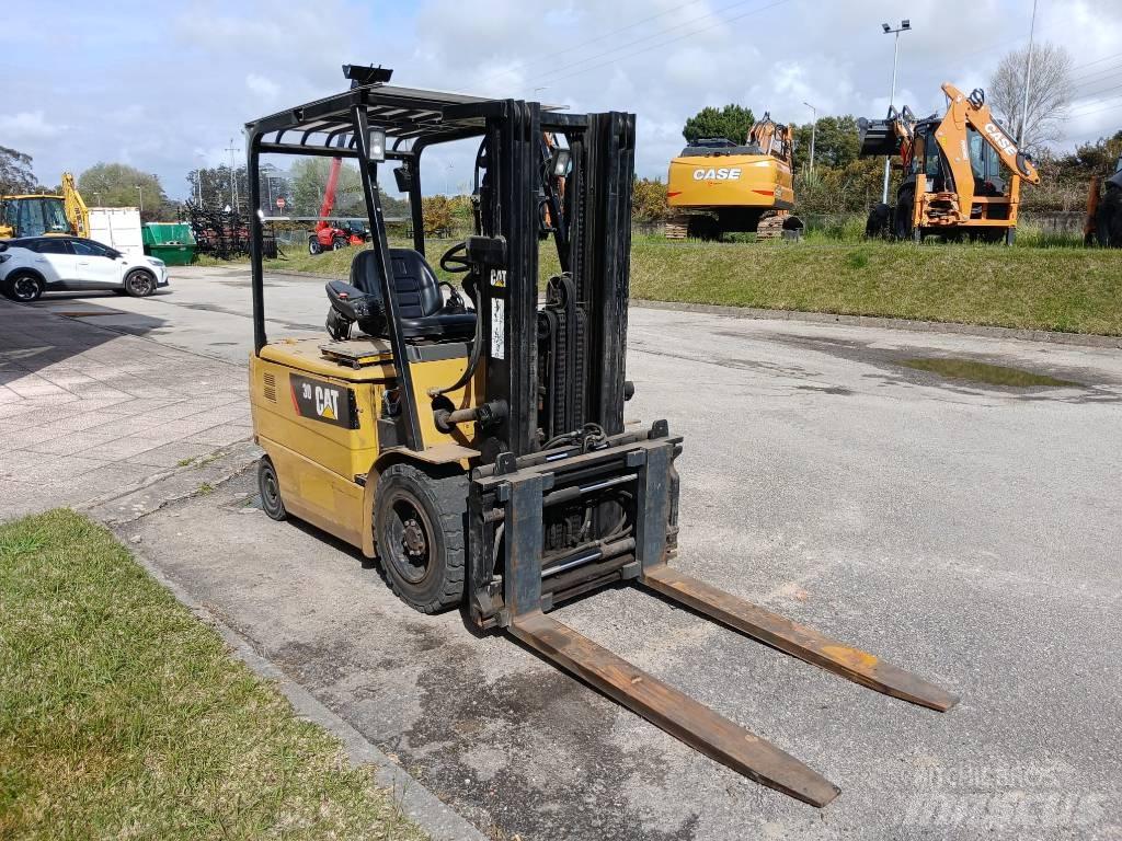 CAT EP 30 K PAC Електронавантажувачі