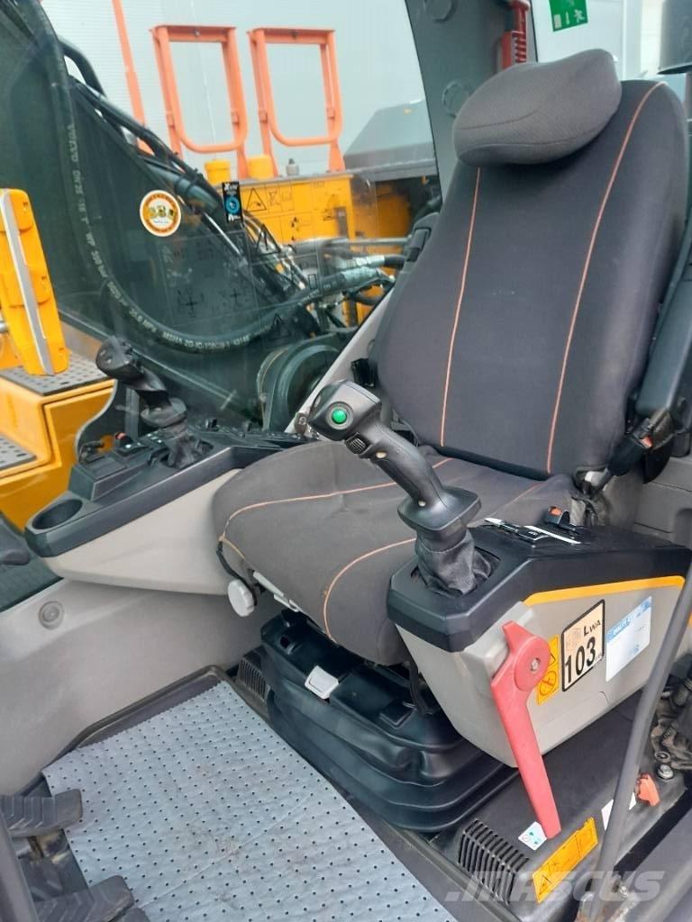 Volvo EC250EL Гусеничні екскаватори