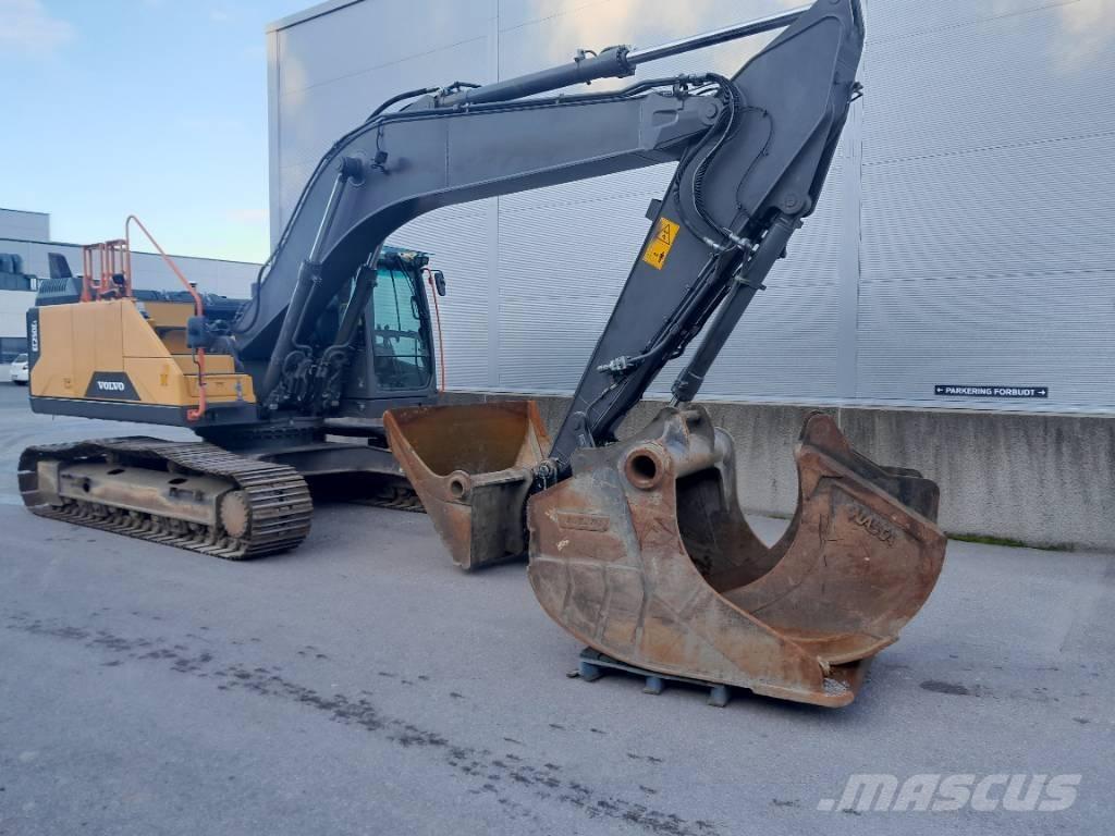 Volvo EC250EL Гусеничні екскаватори