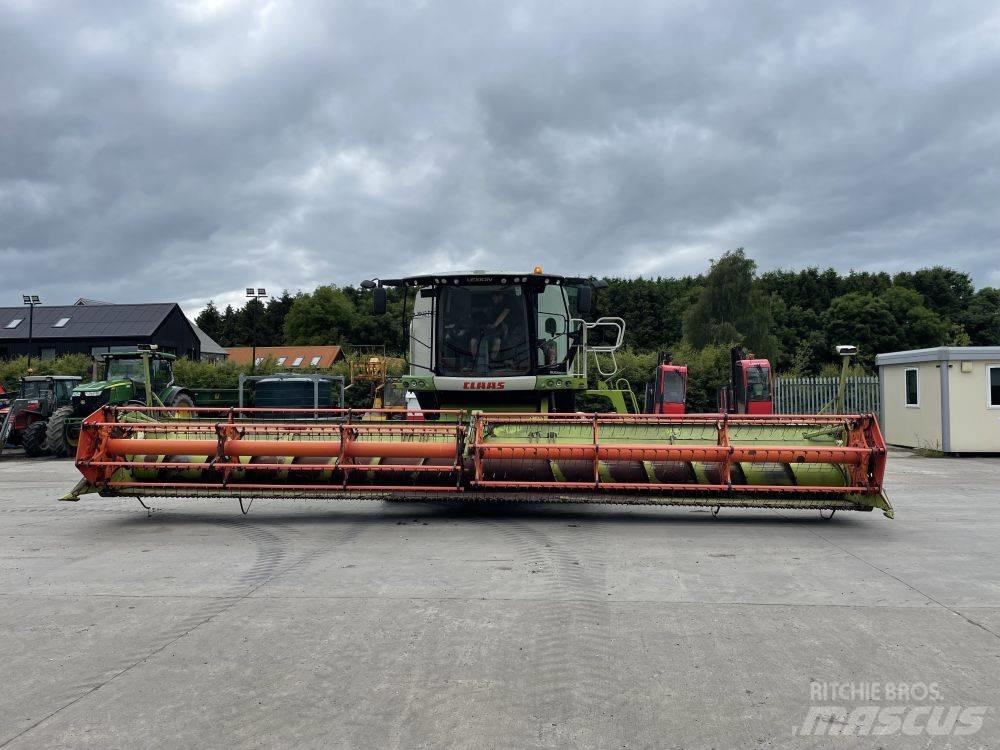 CLAAS 760TT Зернозбиральні комбайни