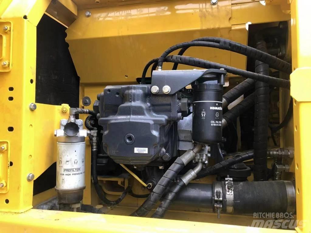 Komatsu PC 210 LC Гусеничні екскаватори