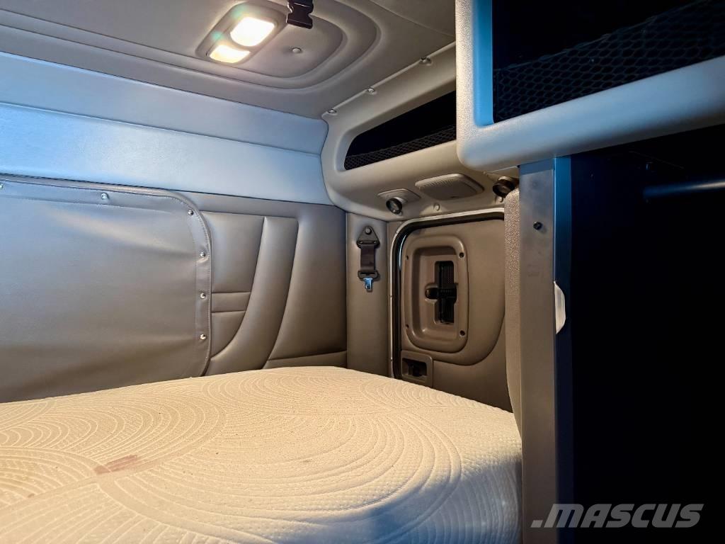 Peterbilt 389 Тягачі