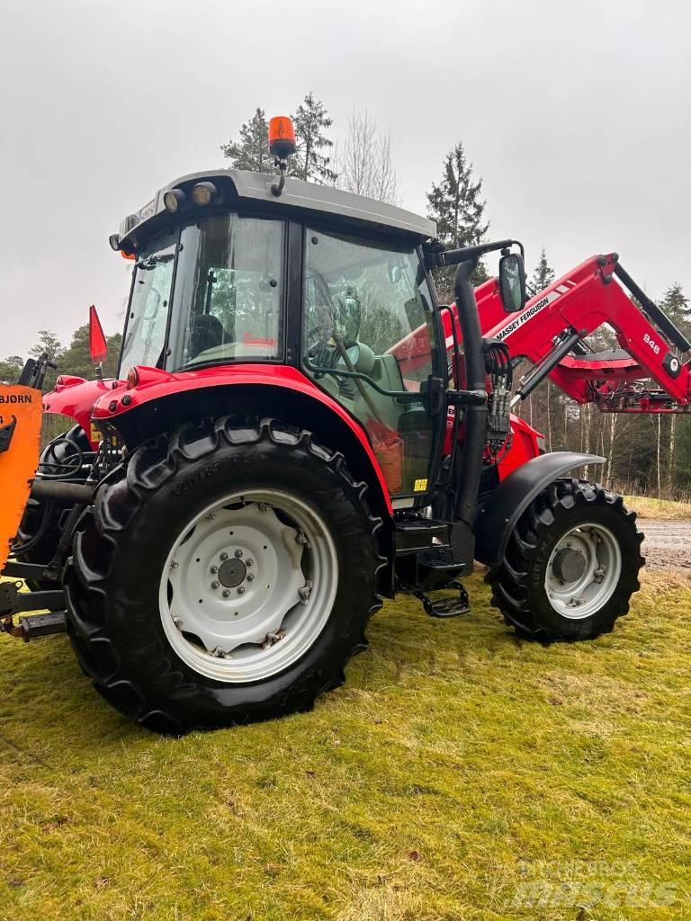 Massey Ferguson 5609 Трактори