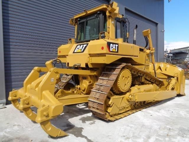 CAT D 6 T XL Бульдозери