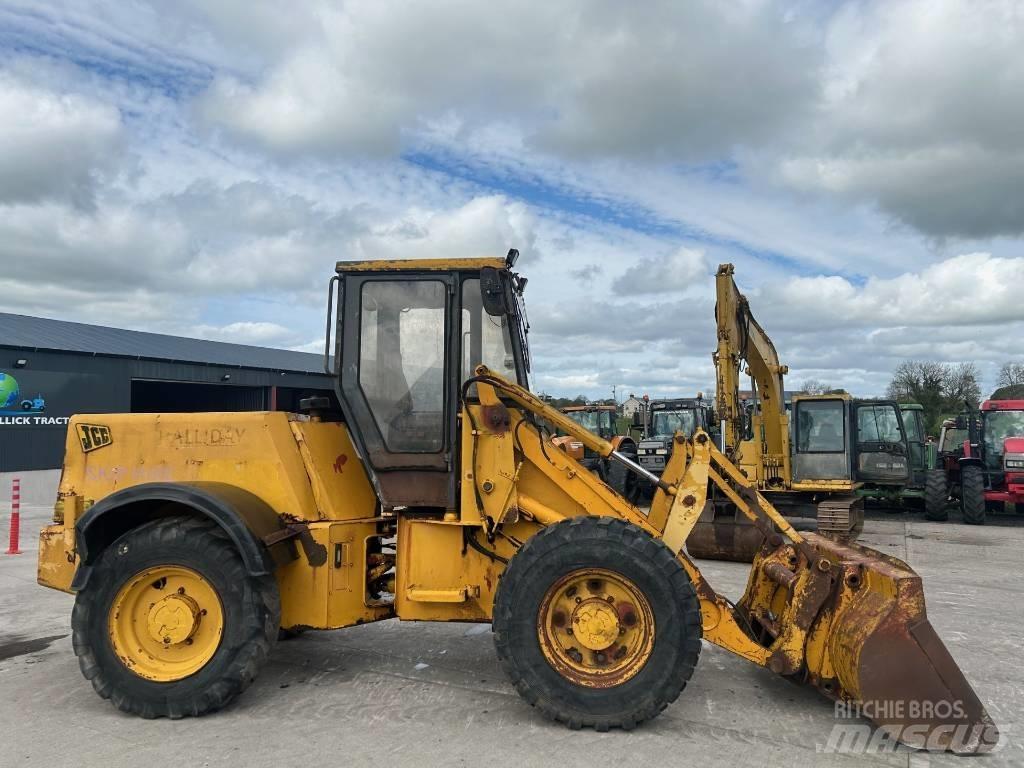 JCB 410 Фронтальні навантажувачі