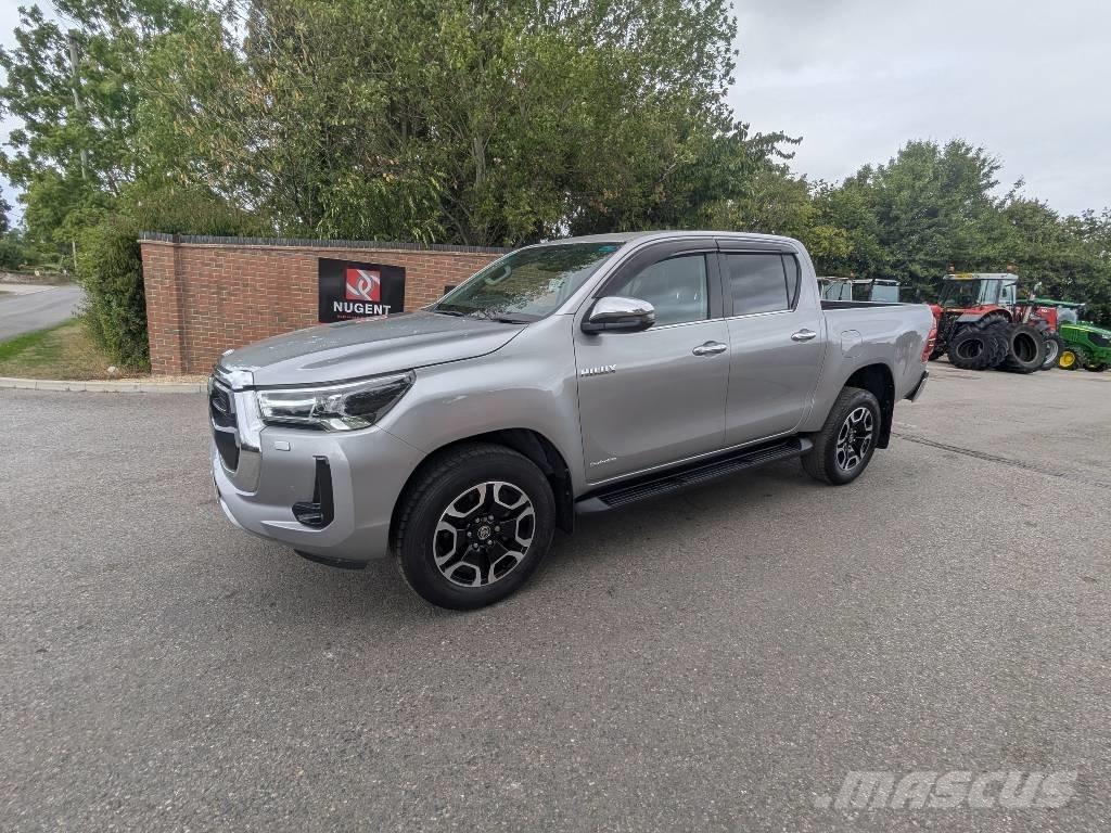 Toyota Hilux Пікапи / Бічне розвантаження