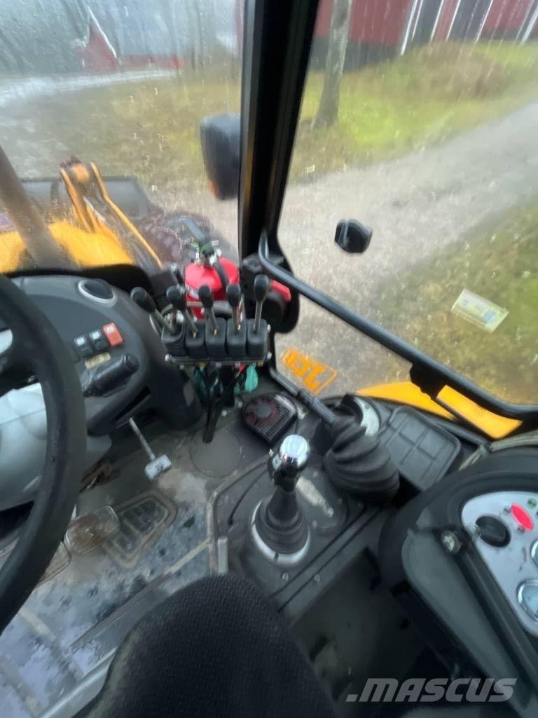 JCB 4X Фронтальні навантажувачі