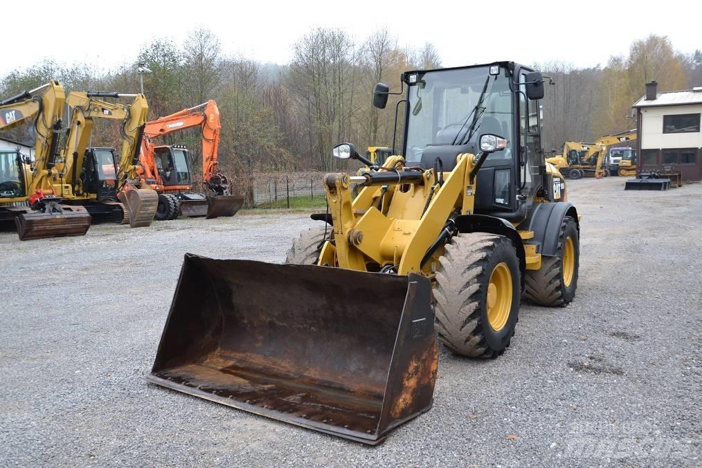 CAT 908 H 2 Фронтальні навантажувачі