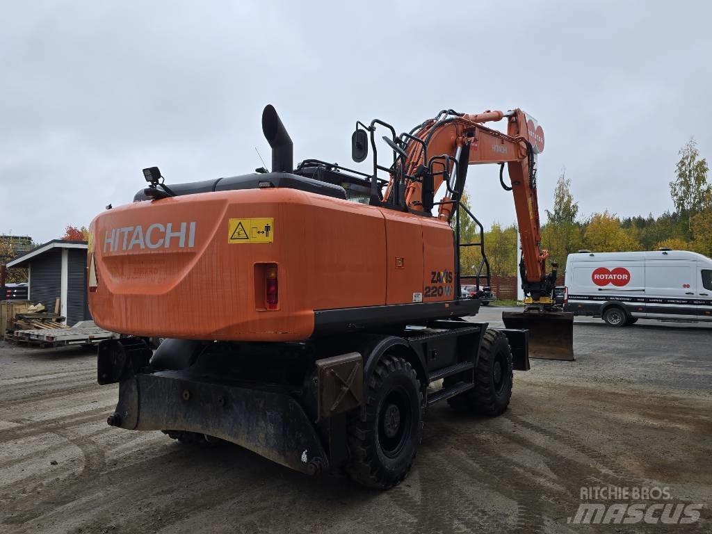 Hitachi ZX 220W-5 Колісні екскаватори