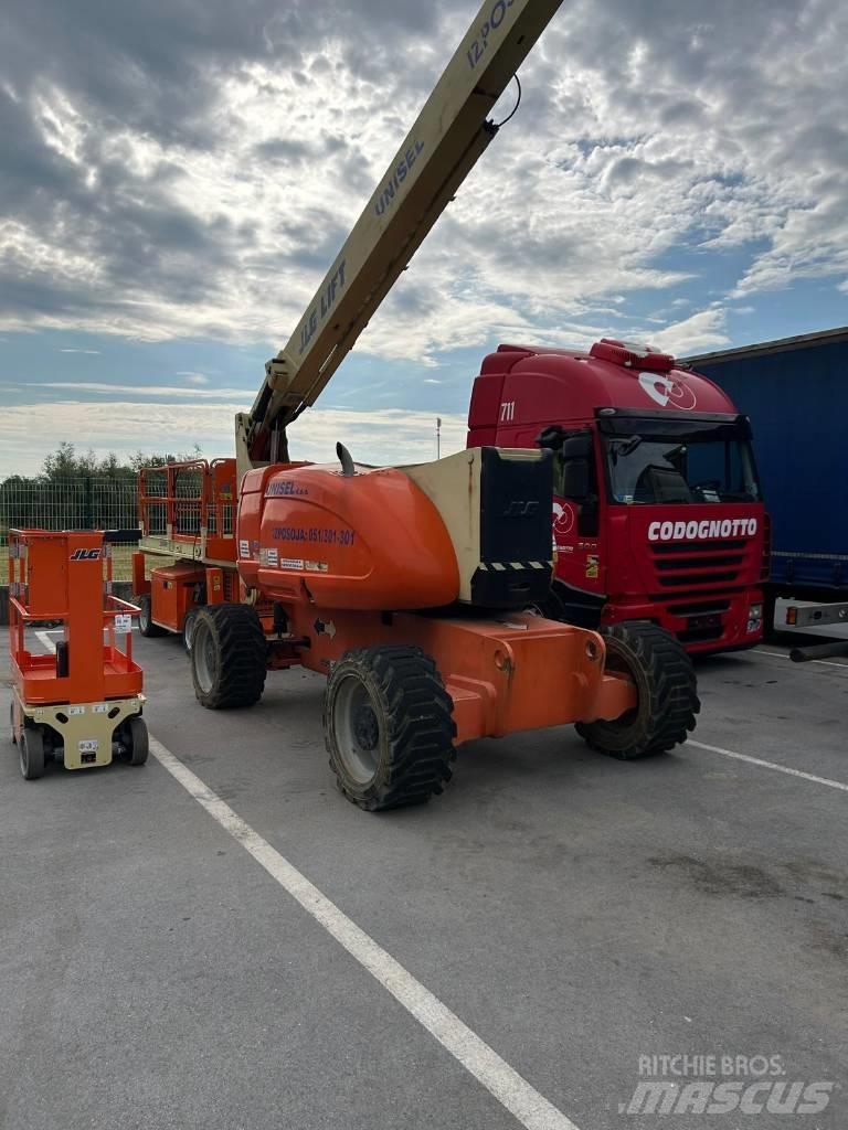 JLG 800 AJ Колінчаті підйомники