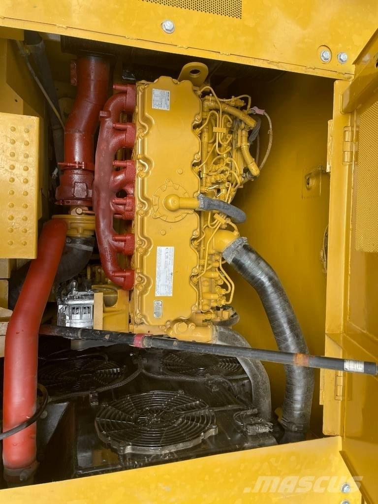 CAT CAT323 Середні екскаватори 7т. - 12т.