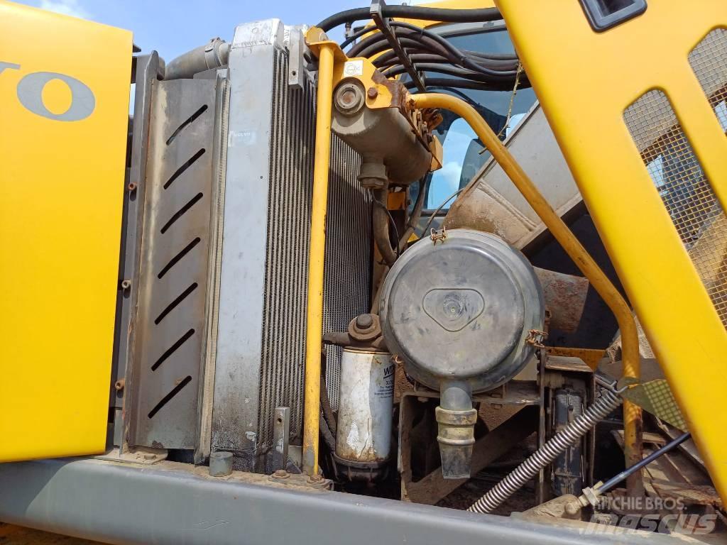 Volvo EW 160 B Колісні екскаватори
