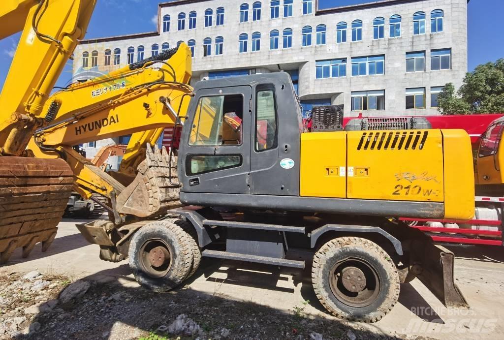 Hyundai R210W-7 Колісні екскаватори