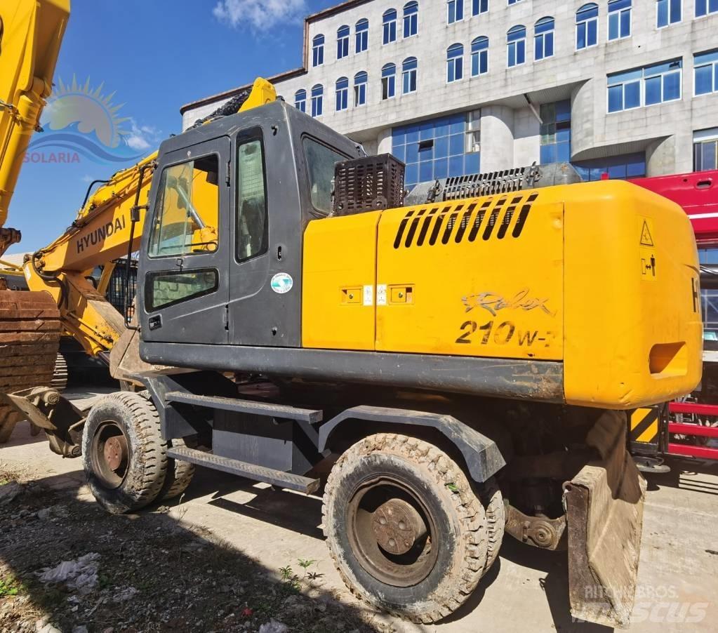 Hyundai R210W-7 Колісні екскаватори