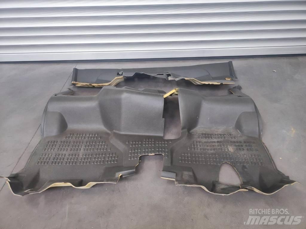 Renault Floor Mat Кабіни