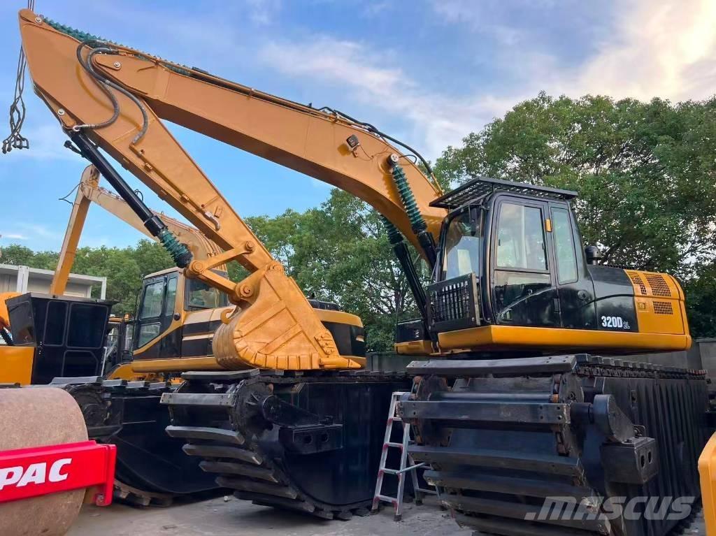 CAT 320 D2 Екскаватори-амфібії