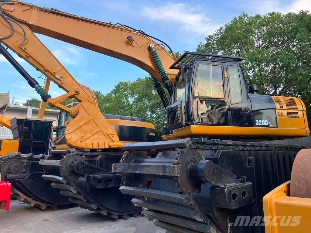 CAT 320 D2 Екскаватори-амфібії