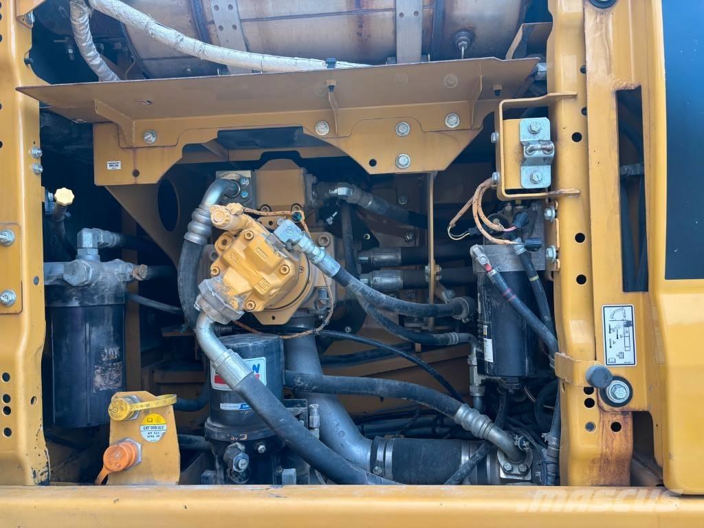 CAT 336 Гусеничні екскаватори