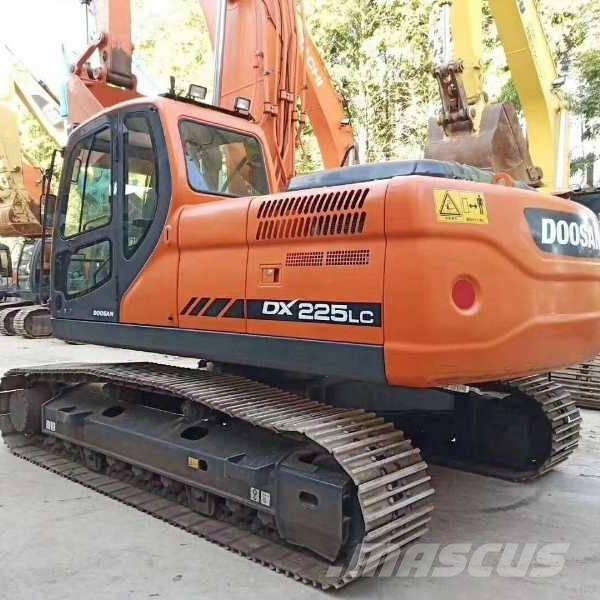 Doosan dx225 Гусеничні екскаватори