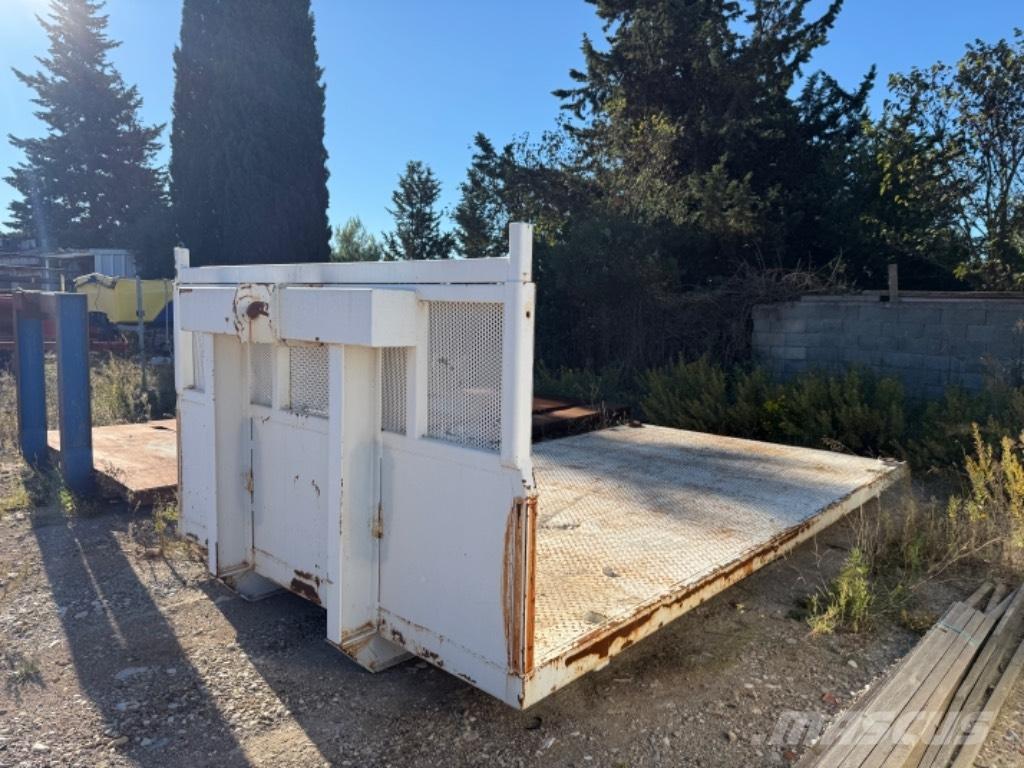 Benne ampiroll Вантажівки з гаковим підйомом