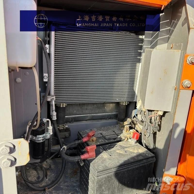 Hitachi ZX 70 Гусеничні екскаватори