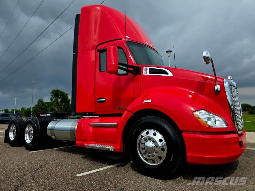 Kenworth T 680 Тягачі