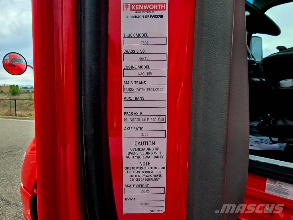 Kenworth T 680 Тягачі
