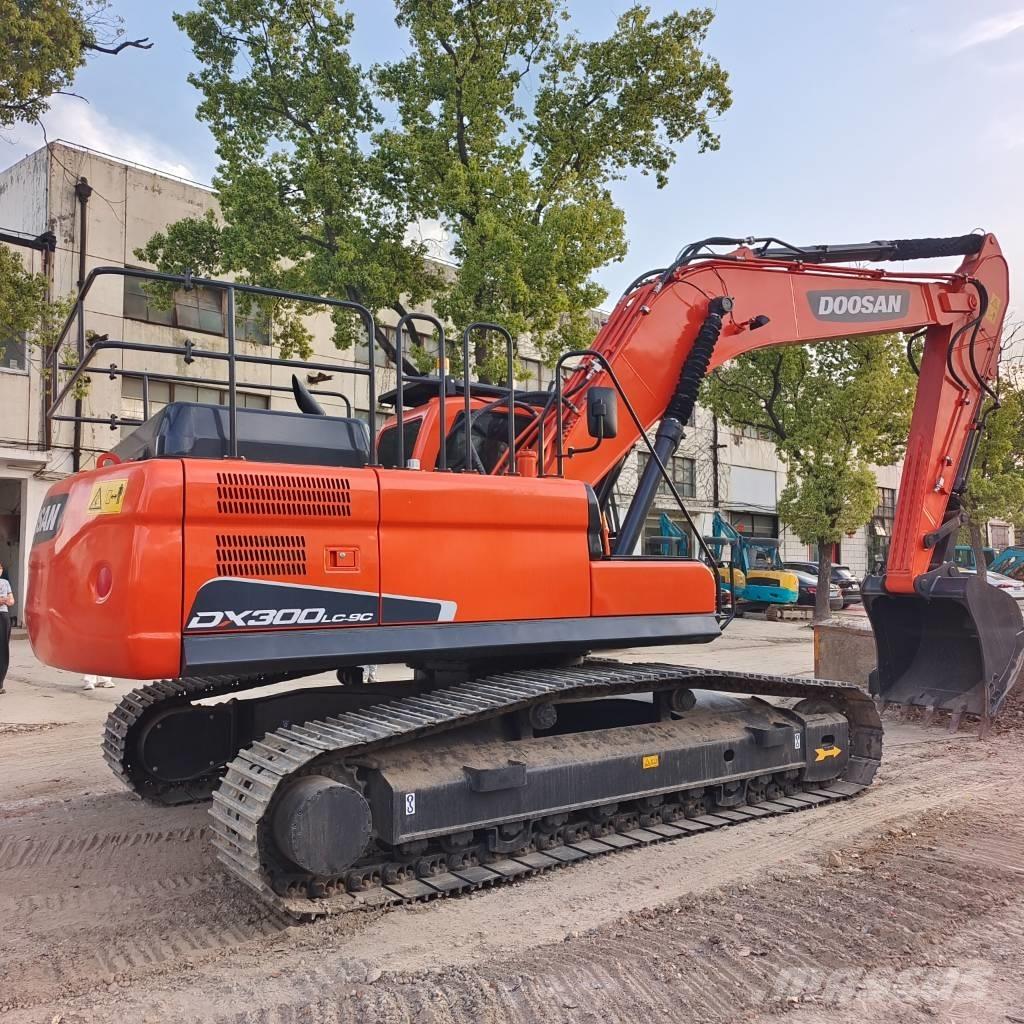Doosan DX300LC-9C Гусеничні екскаватори