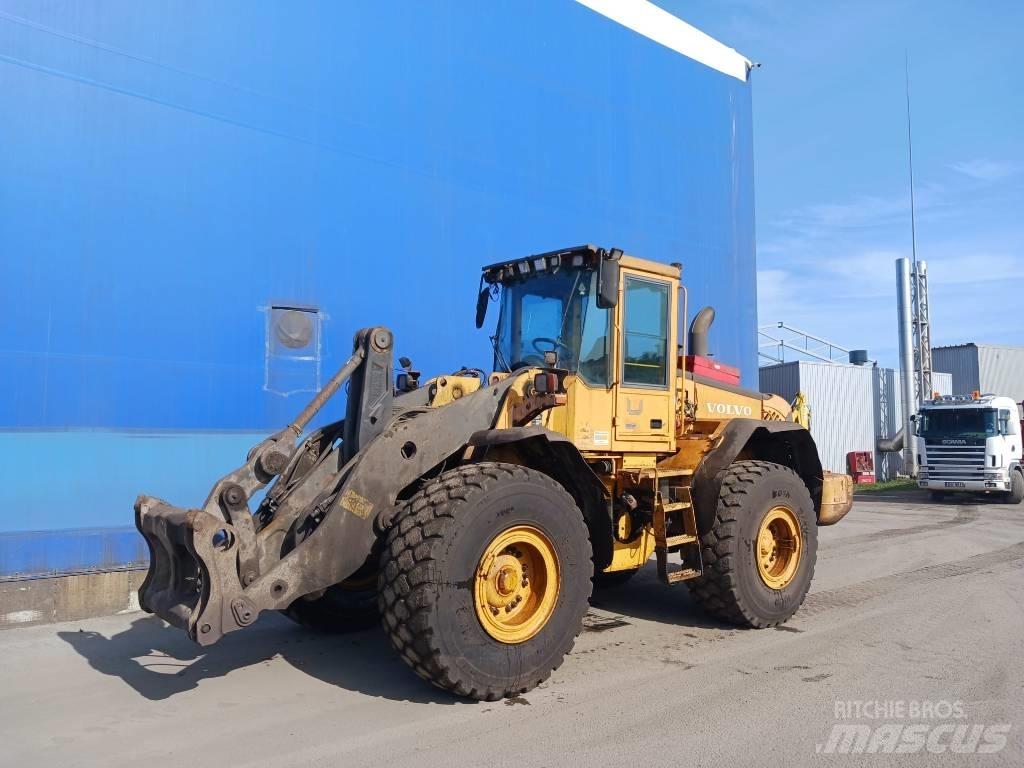 Volvo L 120 E Фронтальні навантажувачі