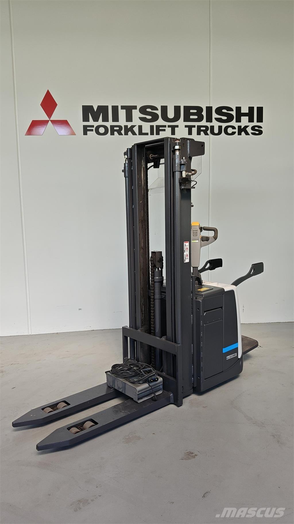 Atlet PSP125 Самохідні електроштабелери