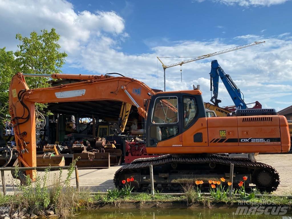 Doosan DX 255 NLC Гусеничні екскаватори