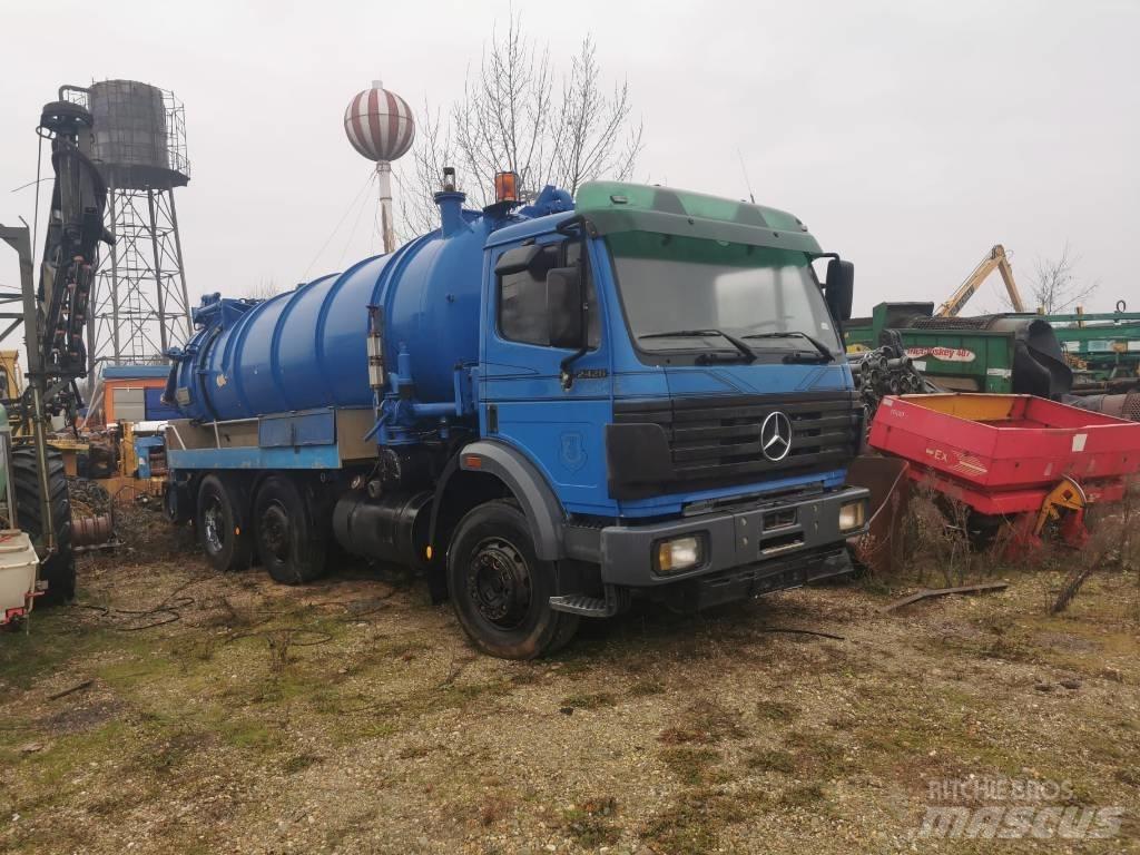 Mercedes-Benz 2426 Комбі/Вакуумні вантажівки