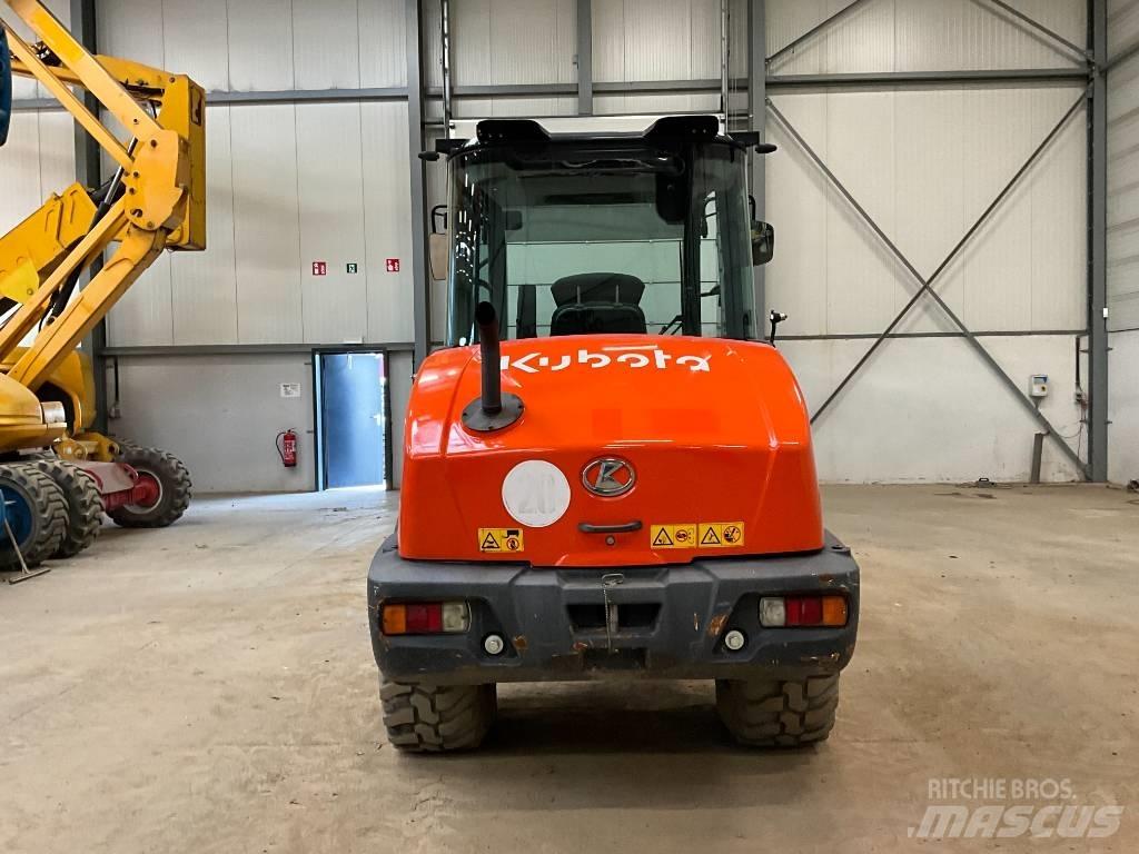 Kubota R 085 Фронтальні навантажувачі