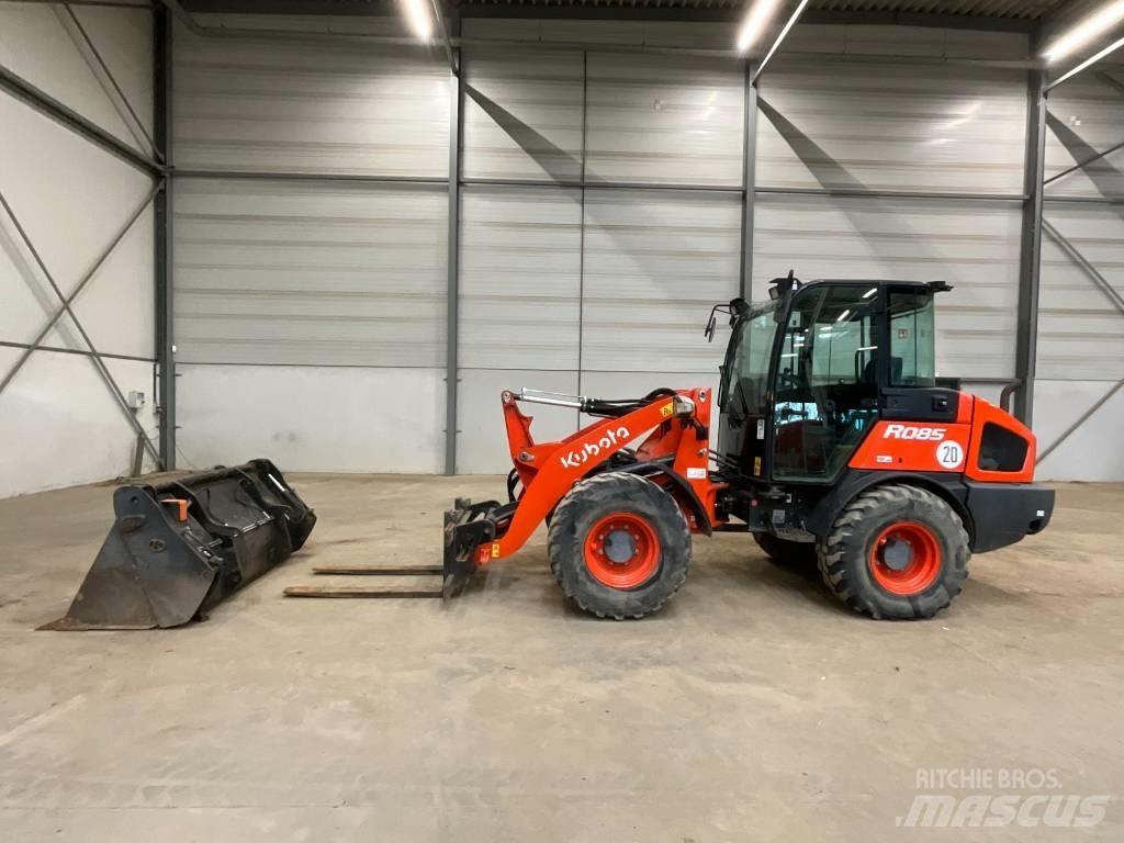 Kubota R 085 Фронтальні навантажувачі