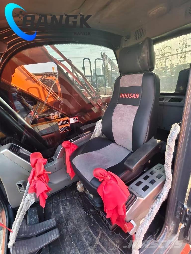 Doosan DX 300 LC Гусеничні екскаватори