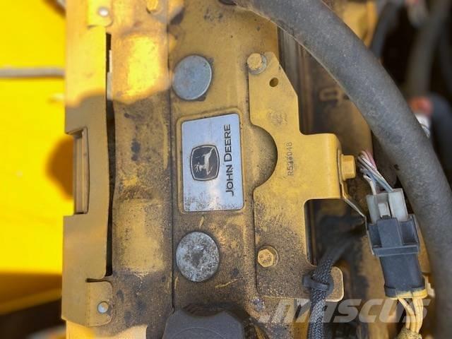 John Deere 210 GLC Гусеничні екскаватори