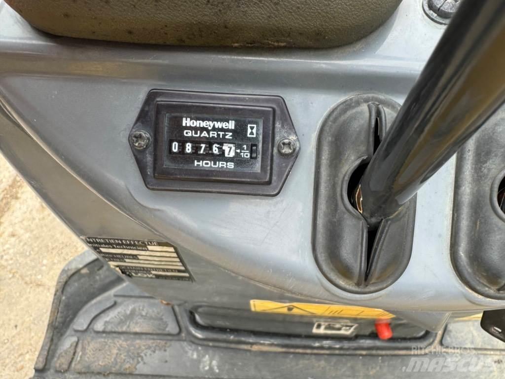 Yanmar SV08 (1C096) Міні-екскаватори < 7т