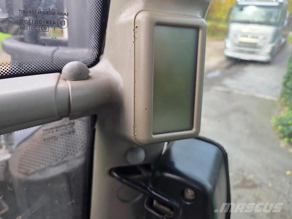 Deutz Agrotron 6150 Трактори