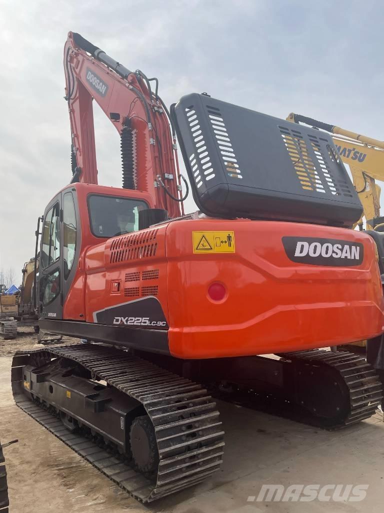 Doosan DX 220 LC-9C Гусеничні екскаватори